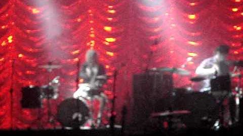 Ellie Goulding Under the Sheets.MPG