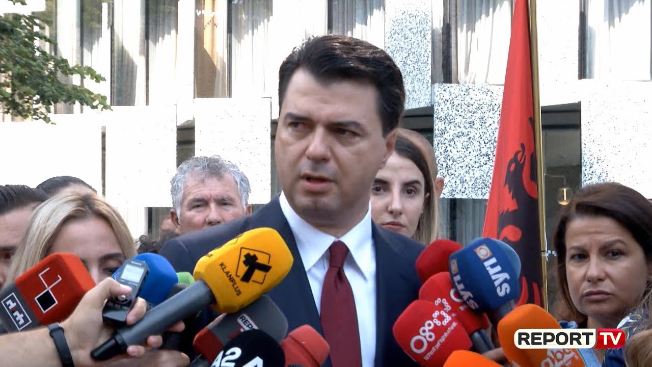 shqiptare meaning Report TV - Basha te memoriali i Azem Hajdarit: Do të çojmë në fund amanetin e tij