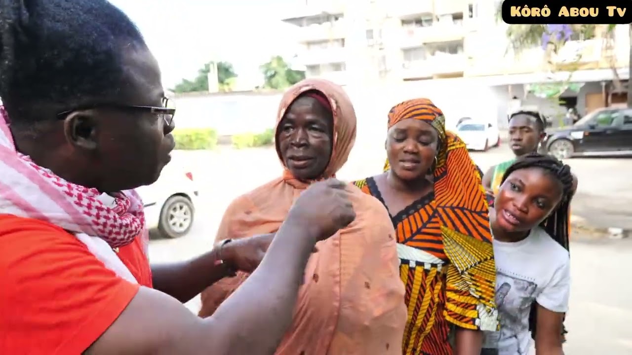 Le quartier débarque chez Vieux brahima pour acheter du riz et du sucre