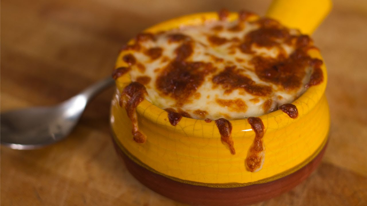 Bob le Chef - Soupe à l'oignon au confit de canard