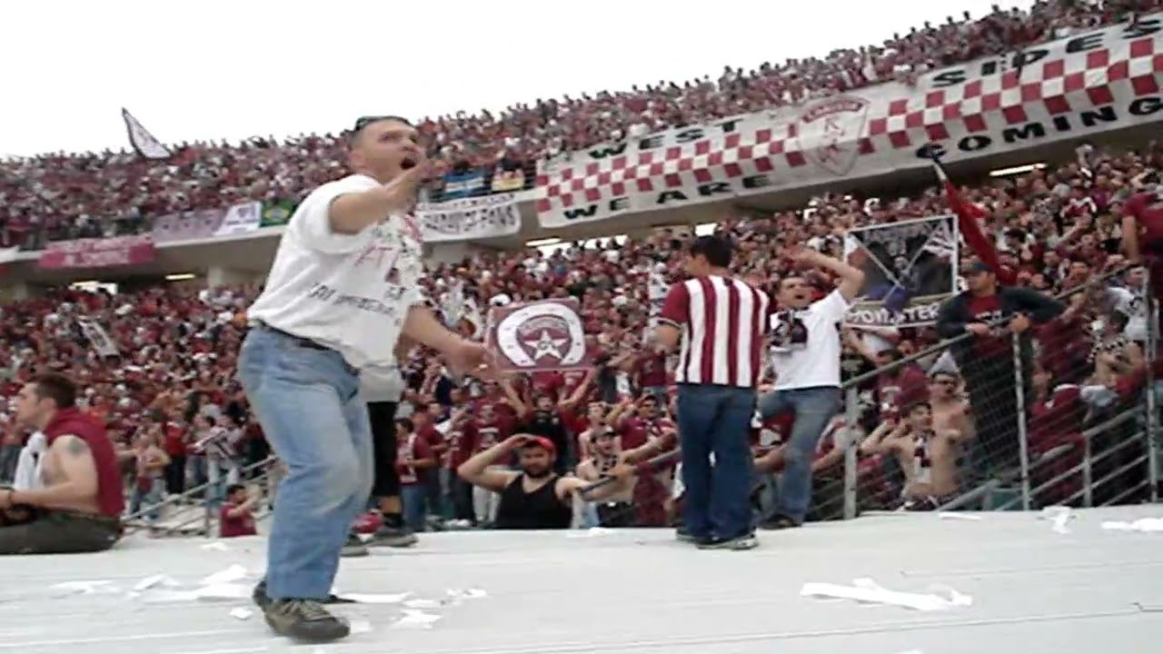 10 συνθήματα που τραγούδησαν οι φίλοι της ΑΕΛ στον τελικό κυπέλλου 2007 (ΑΕΛ-Παναθηναϊκός 2-1)