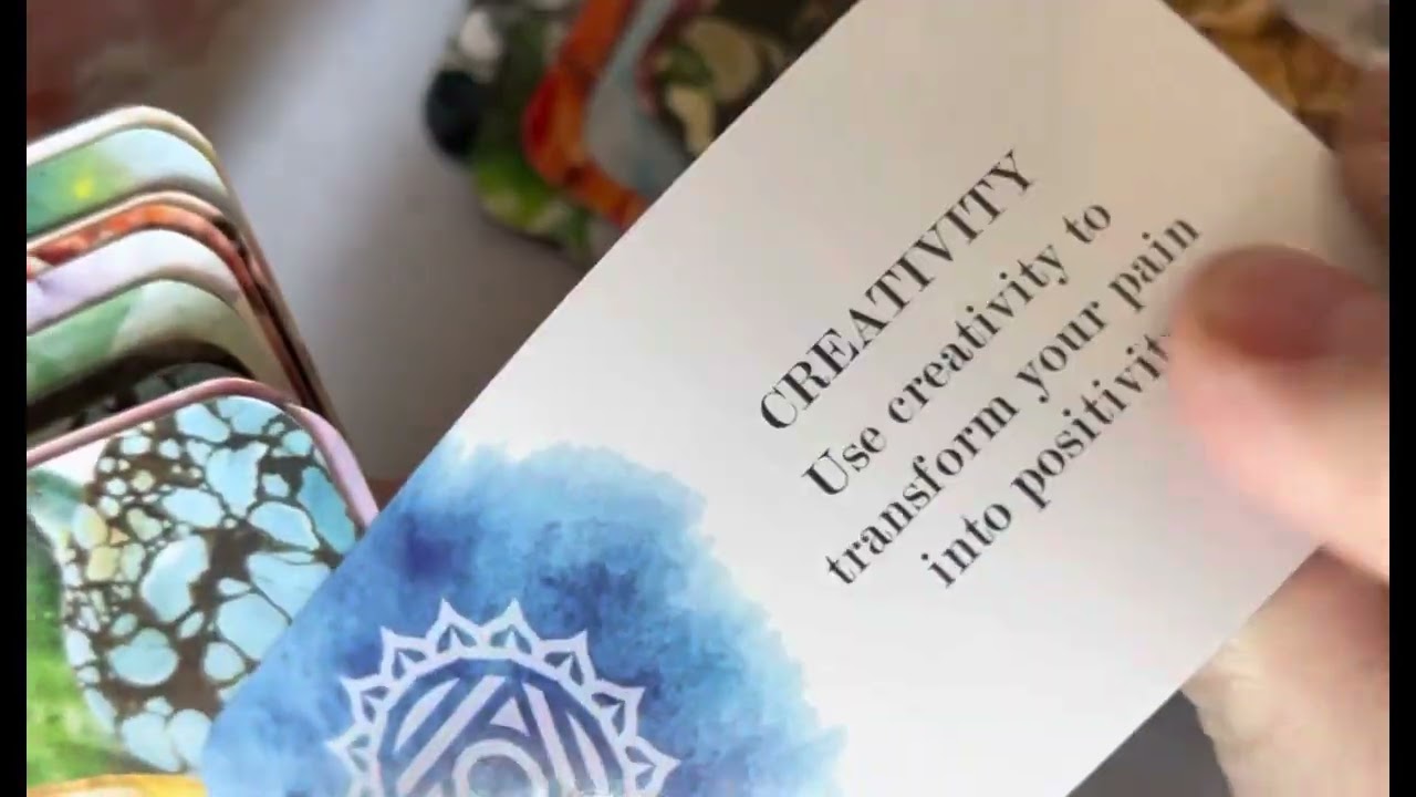 Chakra Love (Mini Inspiration Cards)  flip through