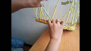 How to make a woven rectangular storage basket using newspaper