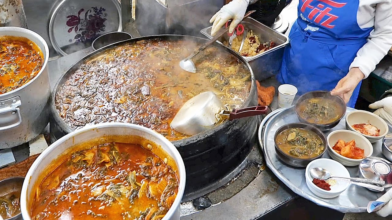 56년 전통, 역대급 스케일! 하루에 선지만 1톤! 이집 모르면 간첩입니다. 한입 맛보면 종류불문, 모든 술 자동 해장되는 초대박 선지국/Korean food/street food