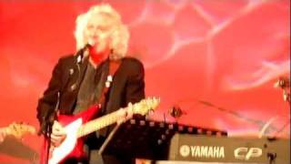 Watch Albert Lee Livin It Down video