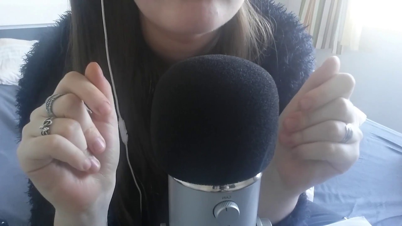 ASMR Français - Petits mots déclencheurs & Mouvement de main | tiny trigger words, hand movement