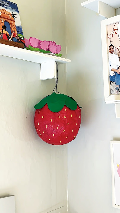 Download lagu DIY floating strawberry🍓ninu shaaji #diy #craft #shorts