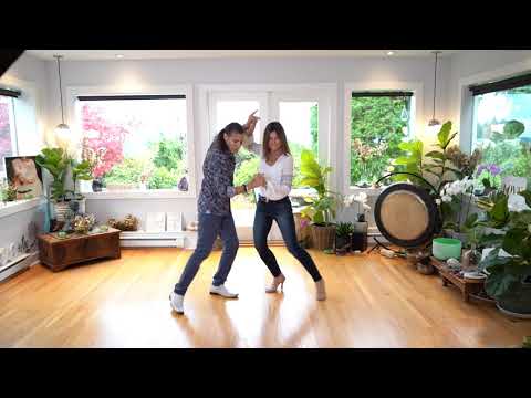 Dancing Dominican Bachata on a Sunday rainy day.
La Película - Kenly.
#DominicanBachata #BachataDancing #SalsaDanceZone