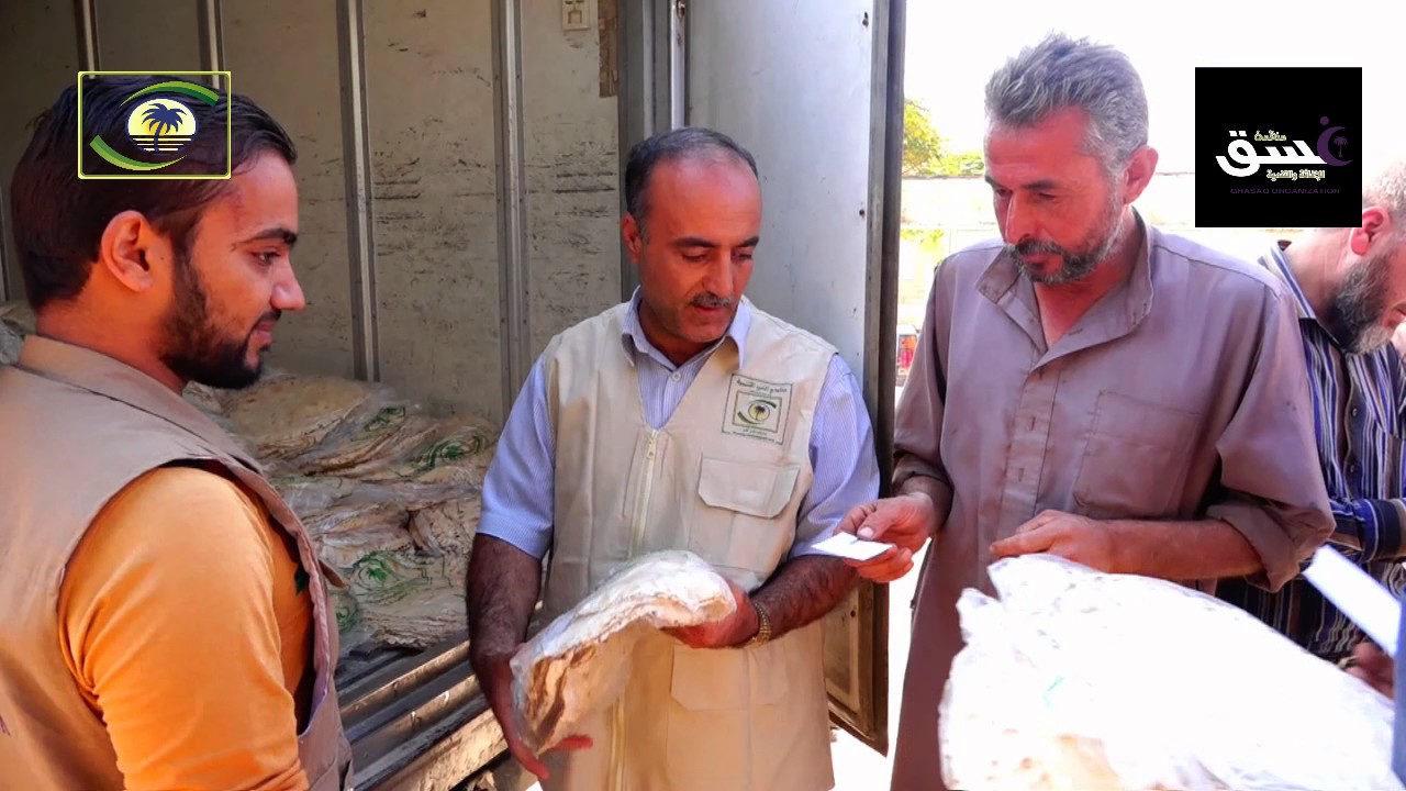 منادي الخير - 711 - تجهيز وتوزيع الخبز في بلدة كوسنيا - ريف حلب الجنوبي - سوريا - 24-10-2016