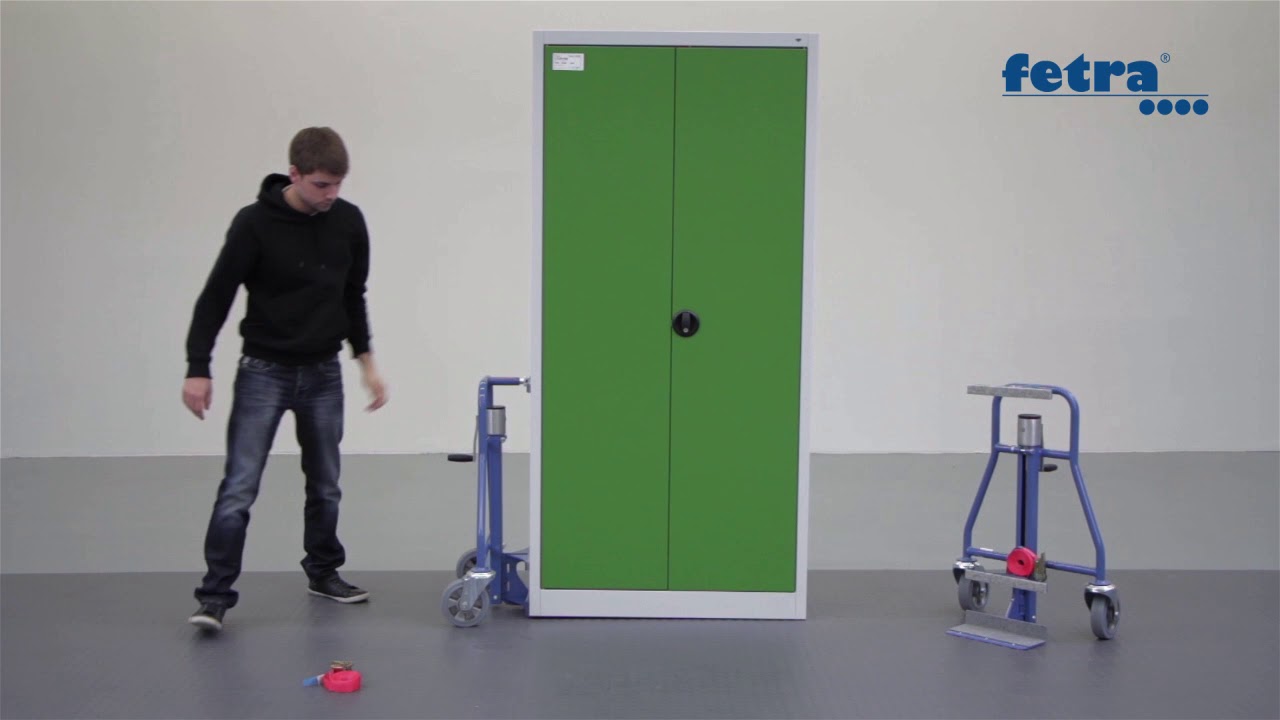 Sicherer Möbeltransport mit dem Fetra Möbelhubroller - 1-Mann-Transport von Schränken