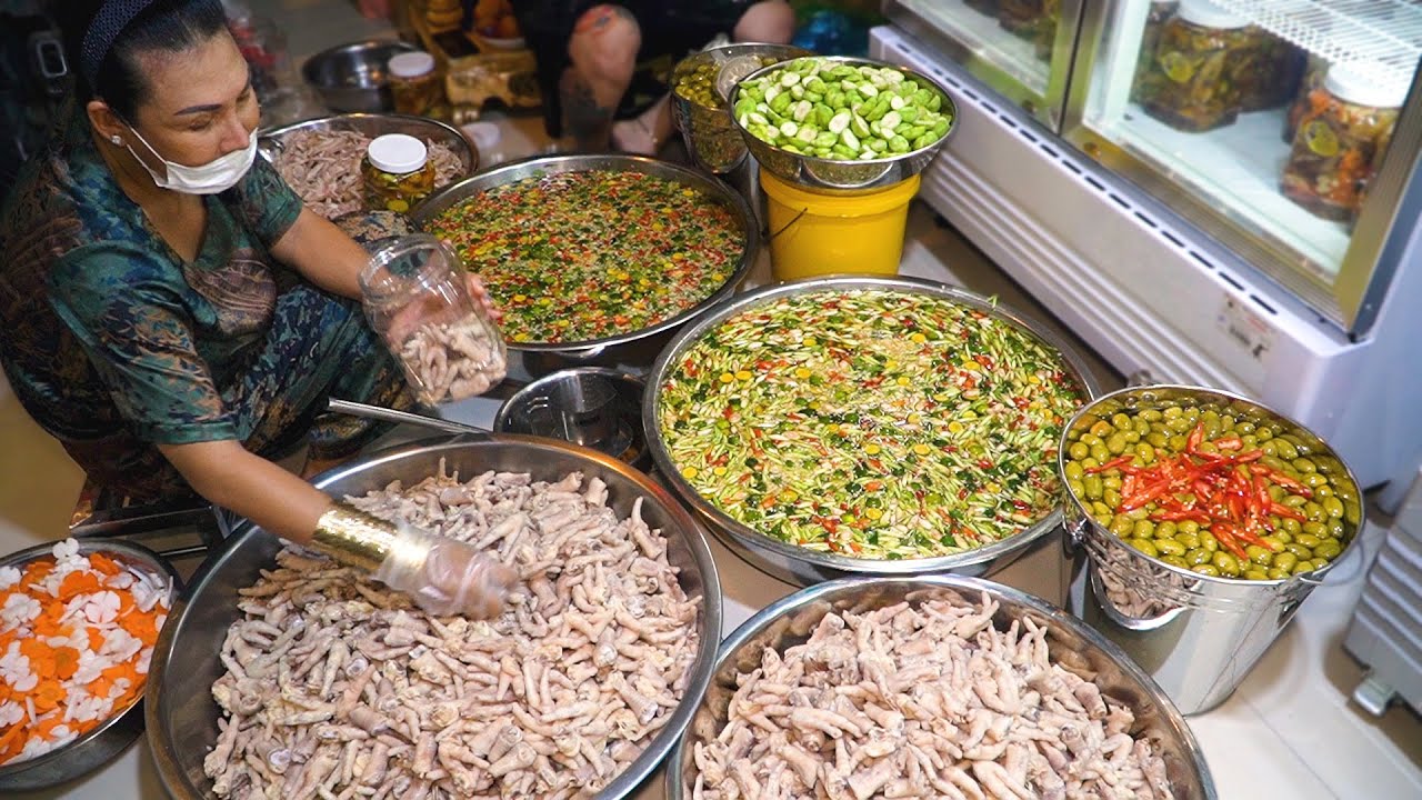 ốc 20k quận 8 New 2022 Có gì trong thau chân gà sả tắc Bảy Bóng 3 lớp hơn 100 ký, 20 người phụ vẫn bán không kịp cho khách?