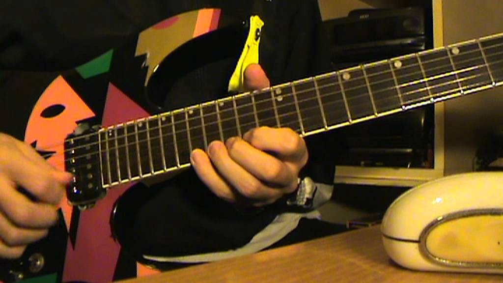 Andrea Caneparo - Adrian Smith - ' Stranger in a strange Land ' Guitar solo. auf YouTube ansehen Andrea Caneparo - Adrian Smith - ' Stranger in a strange Land ' Guitar solo. auf YouTube ansehen