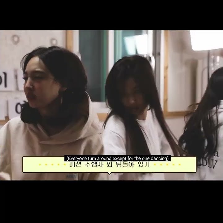 The fact that Twice needs to dance right after they woke up ⏰👯‍♀️😶 #Shorts #TWICE