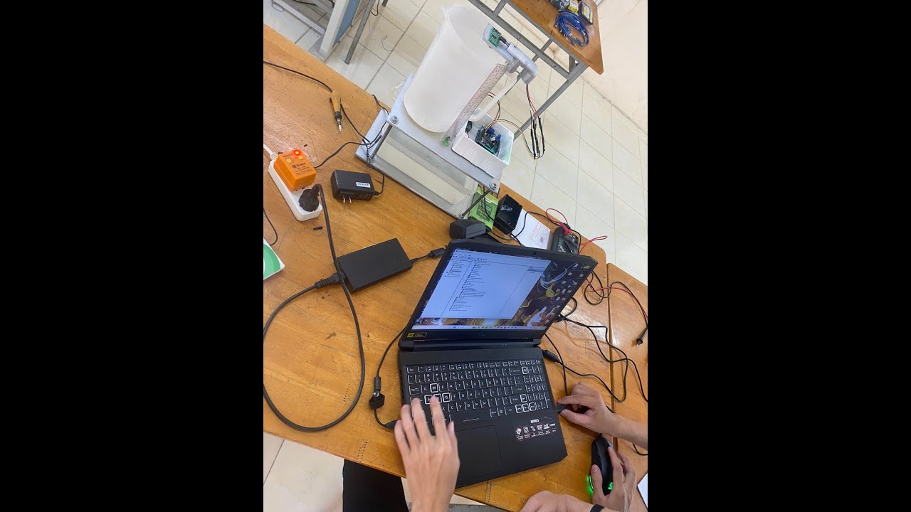 Build a controller on MATLAB/Simulink to stably control the flow of a ...