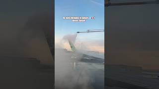 De-icing in Calgary 🇨🇦 | Removing Ice Before Takeoff ✈️| Airport (YYC)