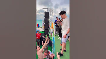 حمو الطيخا عارف الي عندك متفتحش بوقك لايف في الساحل مارينا 5 