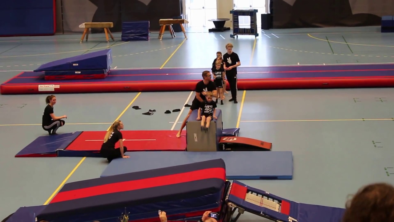 TSIF Spring Drenge 2.-3. klasse opvisning DGI 11. marts 2017