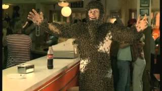 Coca Cola - Hug the Bees Adv
