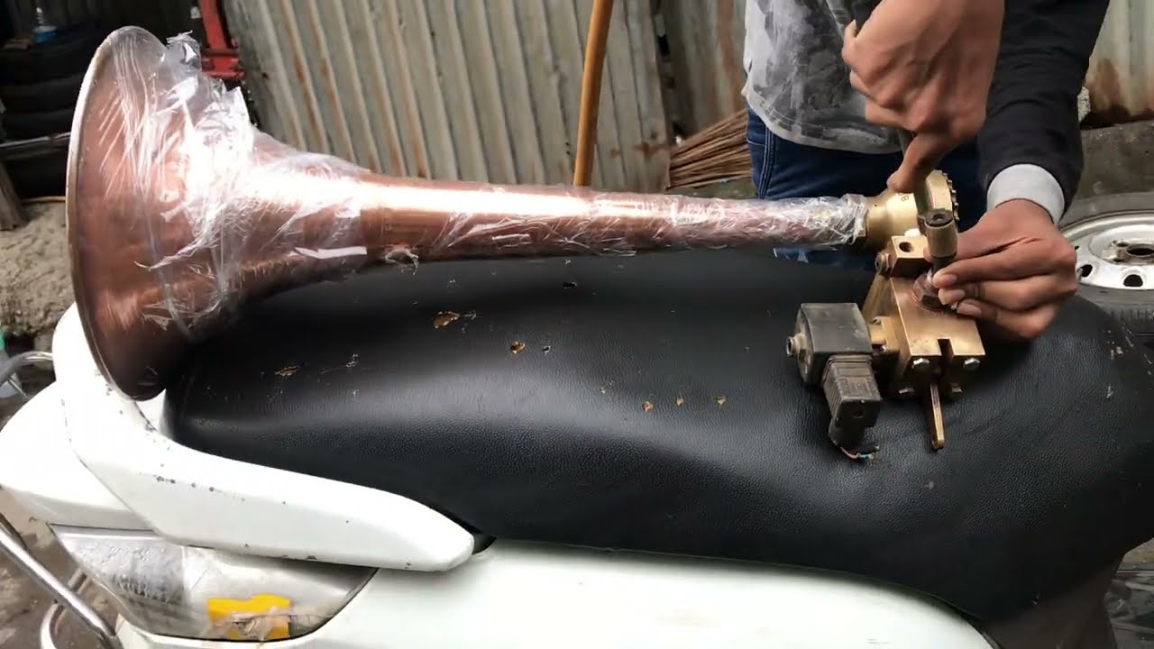 Working video of Zollner Kiel Makrofon Nautical Antique Copper Ship Air Horn - Made in Germany 