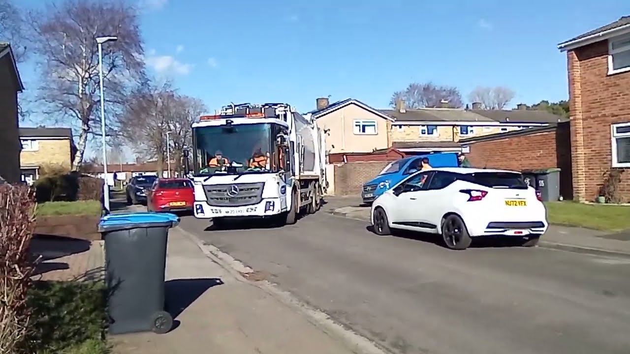 Binmen at 1:30pm. XYD