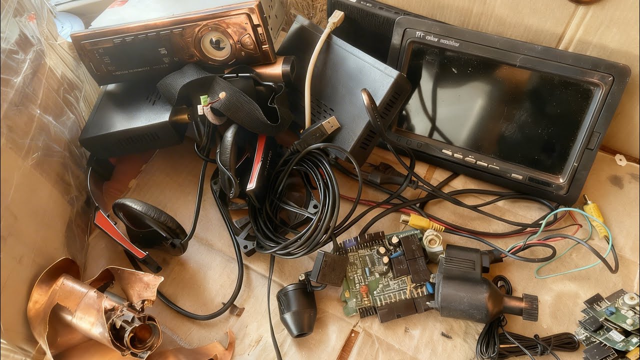 Разобрал коробку не нужного хлама 