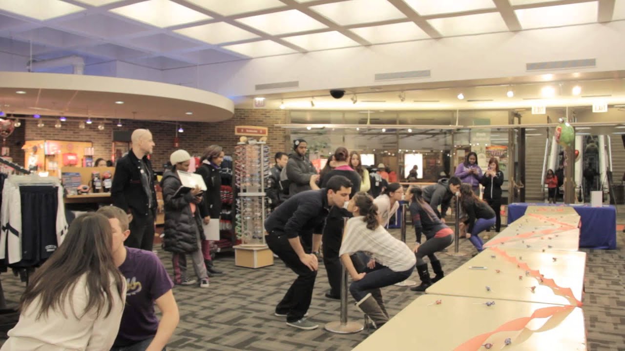 uic bookstore cap and gown