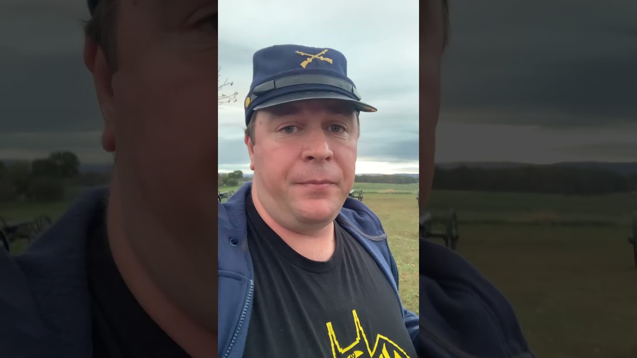 Main Union  Battle Line VS. Pickett’s  Charge at Gettysburg.