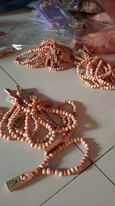 Bismillaah,Packing Sajadah persiapn Acara Haul Selmatn Almarhum ibuqu utk Ahad dpan!Smg dlancarkan🙏