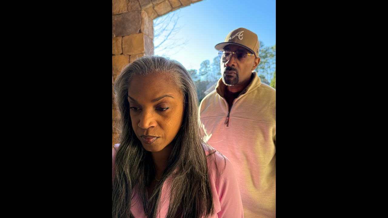 When Malachi pops up on Rolonda and begs him not to tell the kids about his double life!