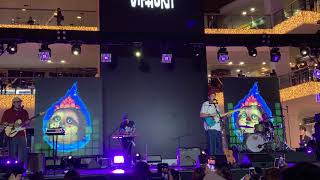 Phum Viphurit live in Manila 