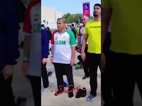 از دوربین خبرنگار شرق اقامه نماز هواداران تیم ملی فوتبال ایران قبل از شروع بازی حساس ایران و ژاپن
