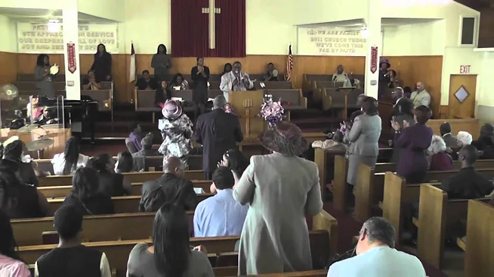 Pastor Darryl Beard singing