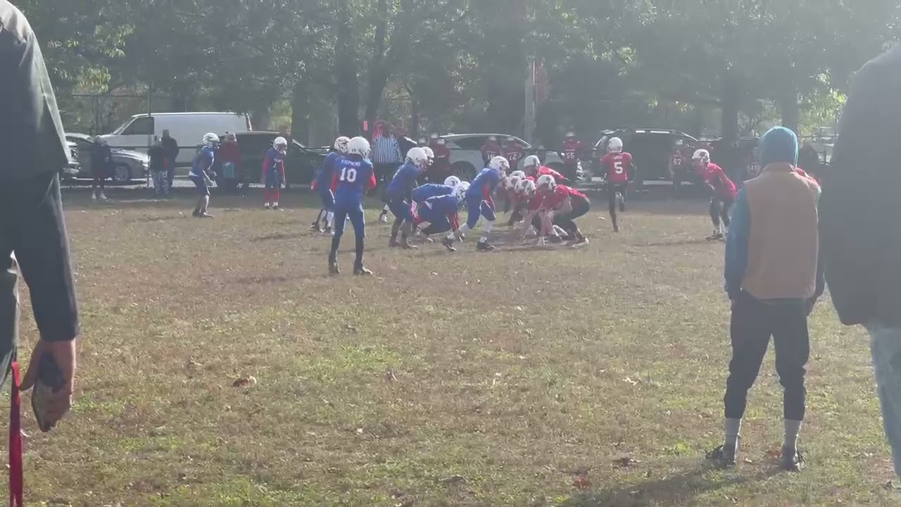 #24 Dewayne Mills LB Wissahickon￼ Braves gets the sack vs Upper Dublin Cardinals