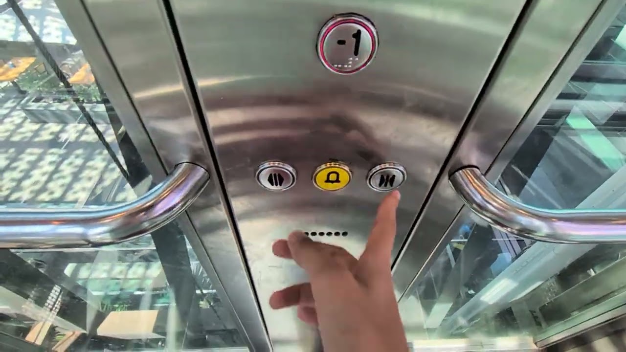 TKE genérico, en Lanzarote, Open Mall.