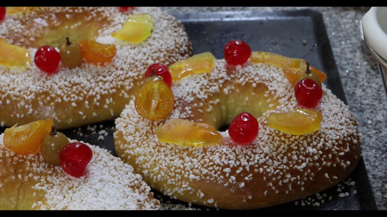Préparation de la Couronne des Rois par la boulangerie Saint-Jean