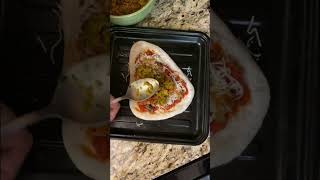 Naan Pizza: The Secret to Easy Homemade Flavor