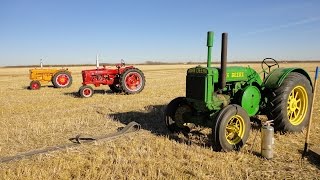 John Deere D Threshing