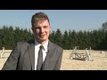 Ausrüstung: So entstehen Gamaschen und Hufglocken für das Pferd