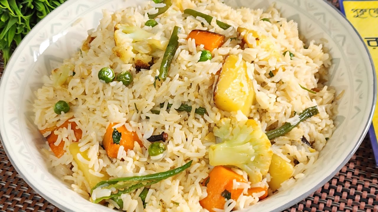 প্রায় ২০০ বছরের পুরোনো রেসিপিতে তৈরি পুষ্টিগুণে ভরপুর খুবই সুস্বাদু নিরামিষ রান্না আনন্দ প্রসাদ |