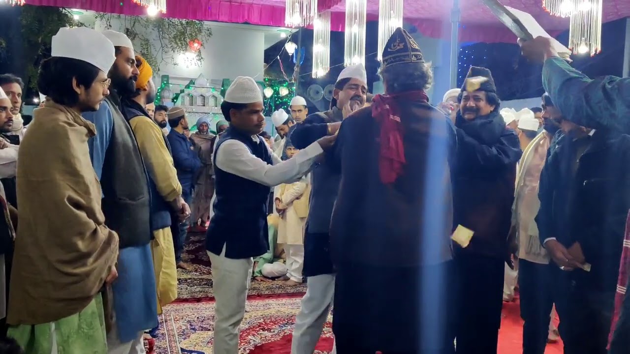 Log Tanha Samajhte Hain Samjha Karen, Qamar Warsi Qawwal @ Khankah E Haqqaniya Asiwan