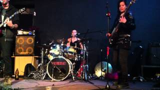 Kavernicolas Terrier - Lo Mismo De Siempre. Versión Del Tema De Regocijo En El Fango