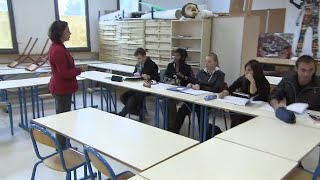 Dans ce lycée, les profs et les élèves sont au même niveau