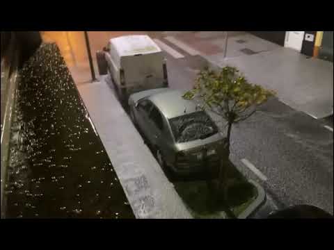 Así fue la intensa granizada que tiñó de blanco Vigo