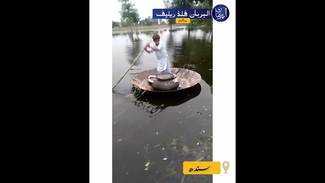 Al-Burhan volunteers are delivering cooked food to remote areas in Sindh where there is no way to go