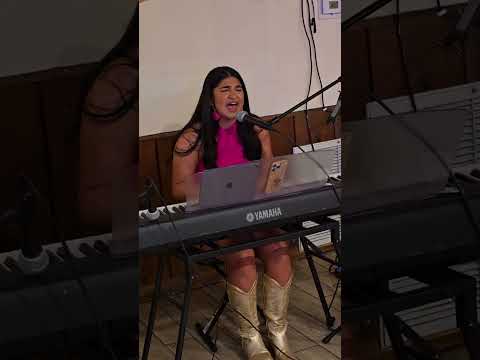 Drew Bella Live