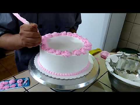 Video: Cómo Decorar Una Tarta De Cumpleaños