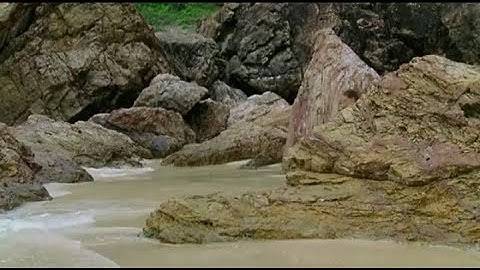 Ellie Henderson - No Ordinary Girl (Official Music Video)