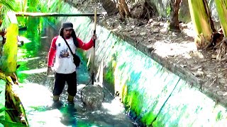 Contoh Gotong Royong  Membersihkan Sdanah Di Sungai