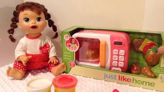 Baby Alive Snackin' Sara Candy Canes For Christmas with Playdoh and Toy Microwave