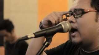 OZGEN - MERAIH MIMPI (Official Video)